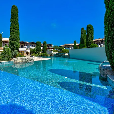 Apartment 2 Bedroom Chloe With Communal Pool, Aphrodite Hills