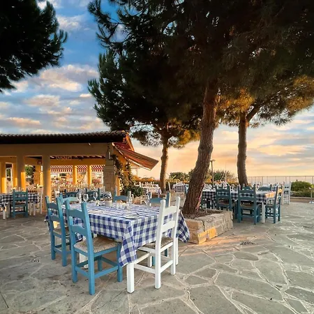 Apartment 2 Bedroom Chloe With Communal Pool, Aphrodite Hills *