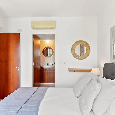 Apartment 2 Bedroom Chloe With Communal Pool, Aphrodite Hills Kouklia