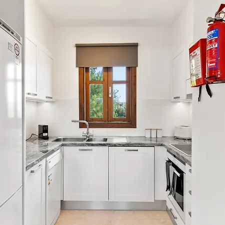 2 Bedroom Chloe With Communal Pool, Aphrodite Hills Apartment