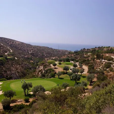 2 Bedroom Chloe With Communal Pool, Aphrodite Hills Kouklia