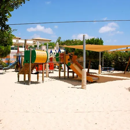 2 Bedroom Chloe With Communal Pool, Aphrodite Hills Apartment Kouklia