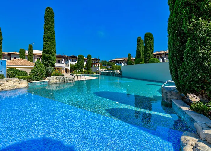 Lägenhet 2 Bedroom Chloe With Communal Pool, Aphrodite Hills