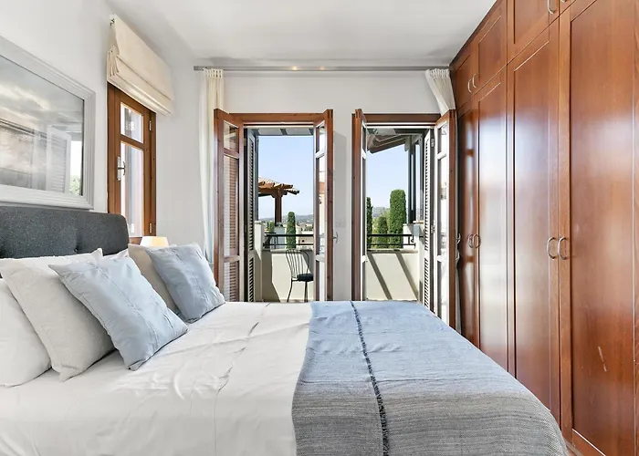 Lägenhet 2 Bedroom Chloe With Communal Pool, Aphrodite Hills Kouklia