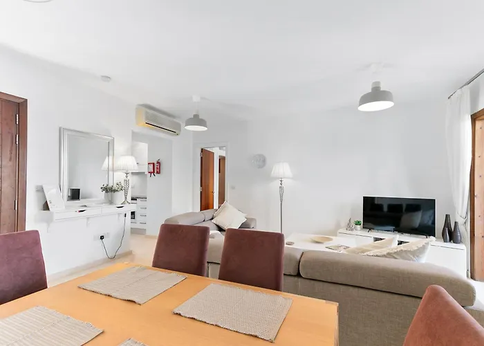 Lägenhet 2 Bedroom Chloe With Communal Pool, Aphrodite Hills *