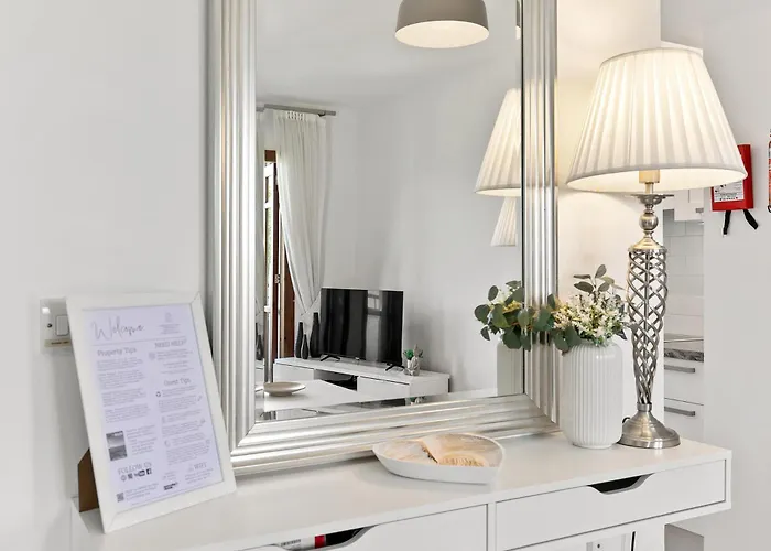 2 Bedroom Chloe With Communal Pool, Aphrodite Hills Kouklia