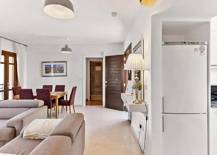 Lägenhet 2 Bedroom Chloe With Communal Pool, Aphrodite Hills